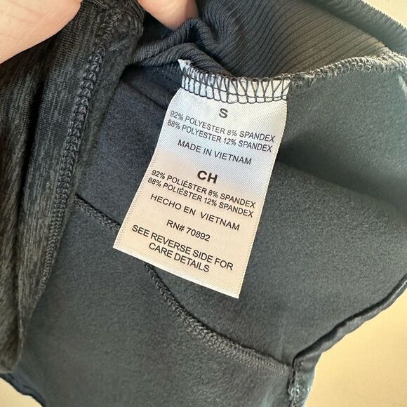 Layer 8 gray half zip ribbed athletic performance long sleeve activewear top - Picture 7 of 7